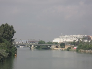 El puente de Isabel II desde San Telmo
